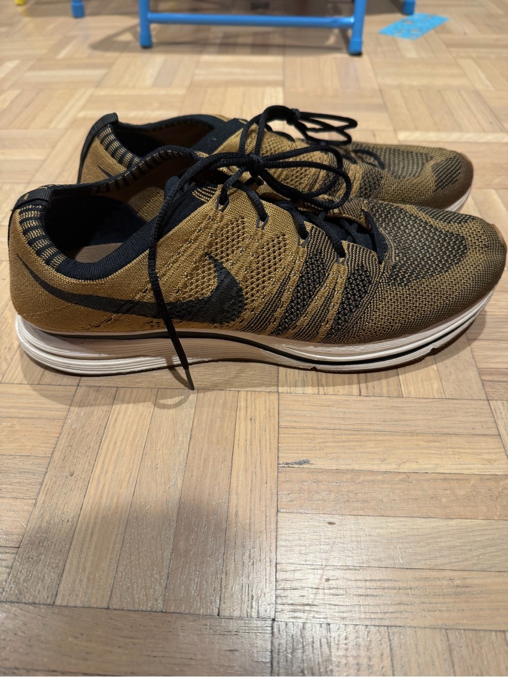 Nike Men's Flyknit Trainer Golden Beige - Size 12